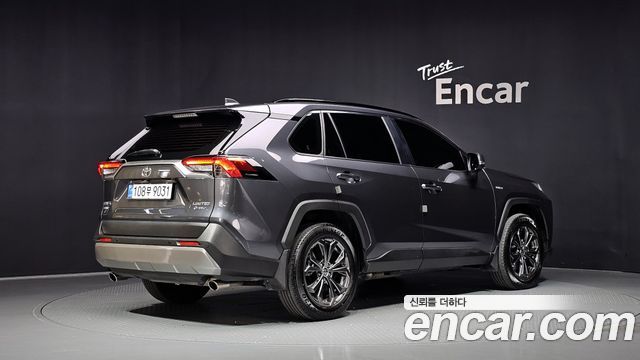 Toyota RAV4 2025 — photo 2