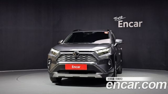 Toyota RAV4 2025 — photo 3