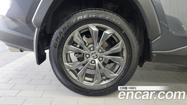 Toyota RAV4 2025 — photo 5