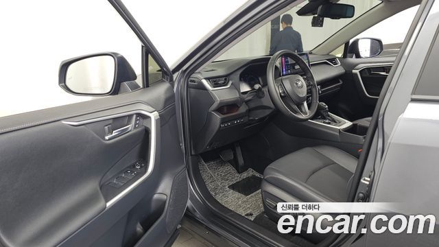 Toyota RAV4 2025 — photo 13