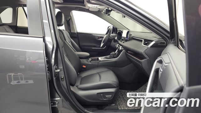 Toyota RAV4 2025 — photo 17