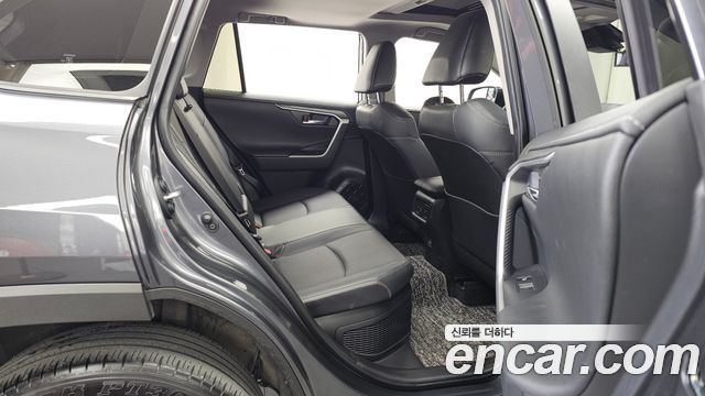 Toyota RAV4 2025 — photo 18
