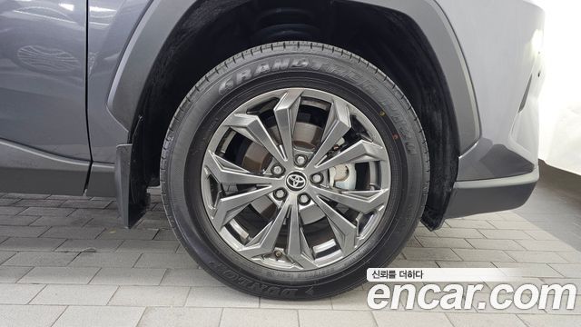 Toyota RAV4 2025 — photo 7