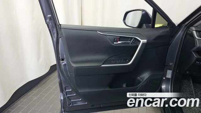 Toyota RAV4 2025 — photo 14