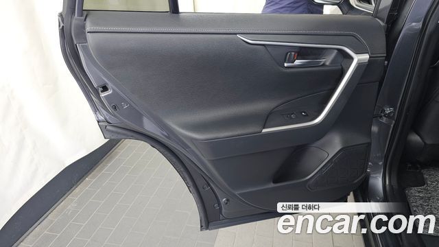 Toyota RAV4 2025 — photo 15