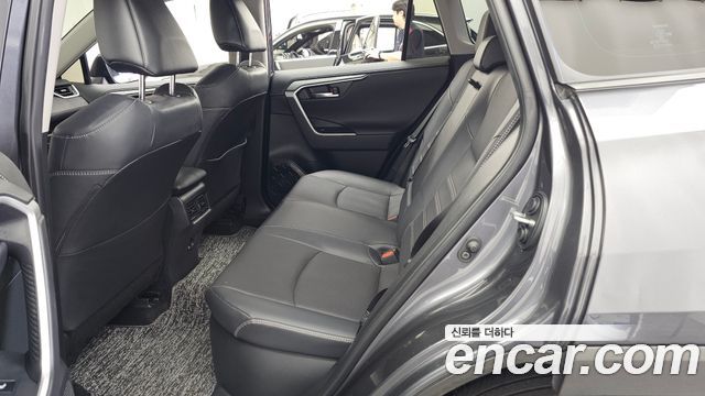 Toyota RAV4 2025 — photo 16