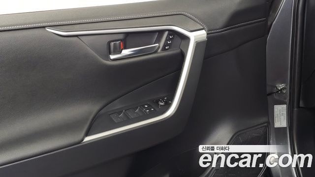 Toyota RAV4 2025 — photo 29