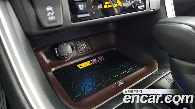 Toyota RAV4 2025 — photo 30