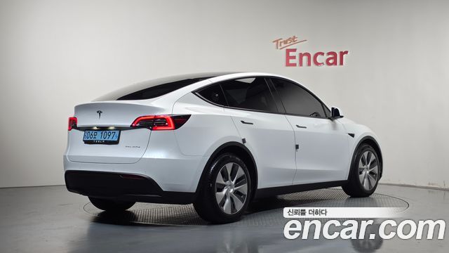 Tesla Model Y 2021 — photo 2