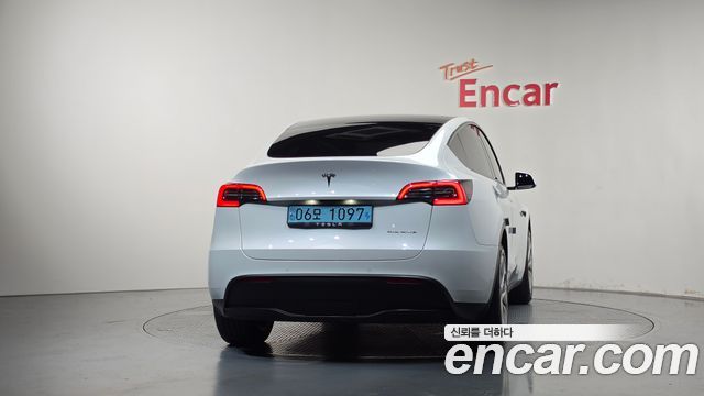 Tesla Model Y 2021 — photo 4