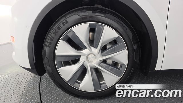 Tesla Model Y 2021 — photo 5