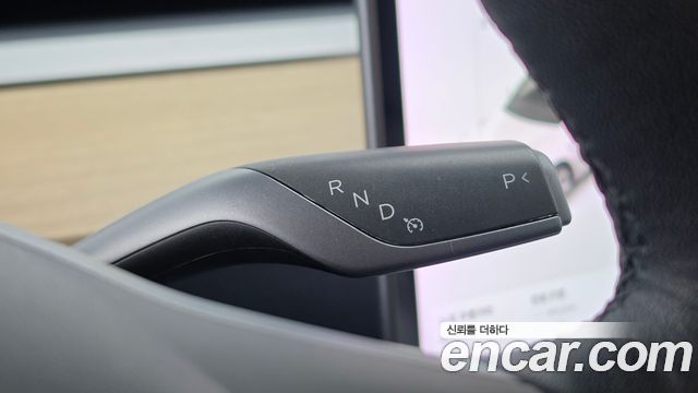 Tesla Model Y 2021 — photo 9