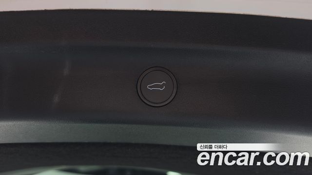 Tesla Model Y 2021 — photo 16