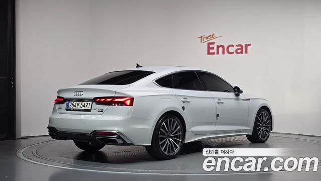 Audi A5 2023 — photo 2