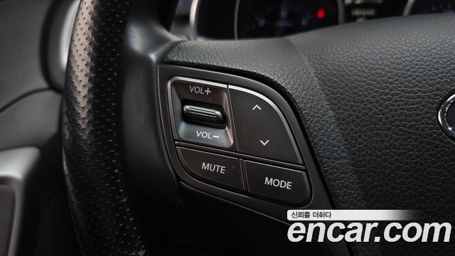 Hyundai Santafe 2016 — photo 25