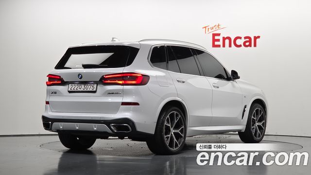 BMW X5 2022 — photo 2