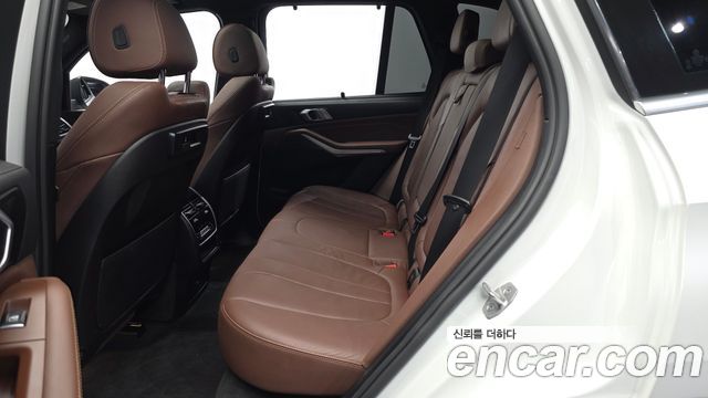 BMW X5 2022 — photo 16