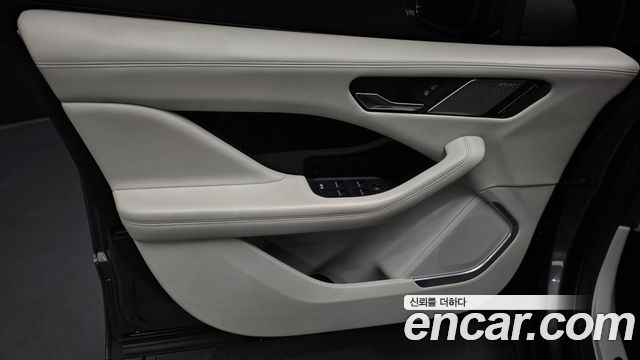 Jaguar I-PACE 2019 — photo 14