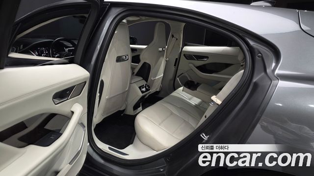 Jaguar I-PACE 2019 — photo 16