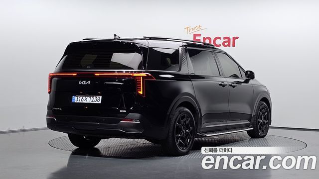 Kia Canival 2025 — photo 2