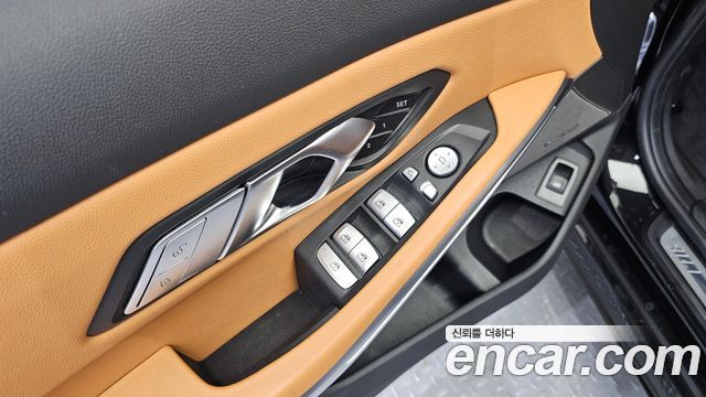 BMW 3-Series 2024 — photo 13