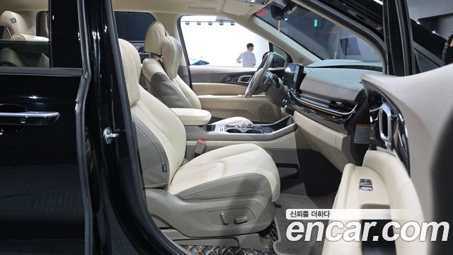 Kia Canival 2025 — photo 16