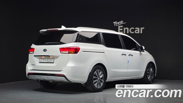 Kia Canival 2018 — photo 2