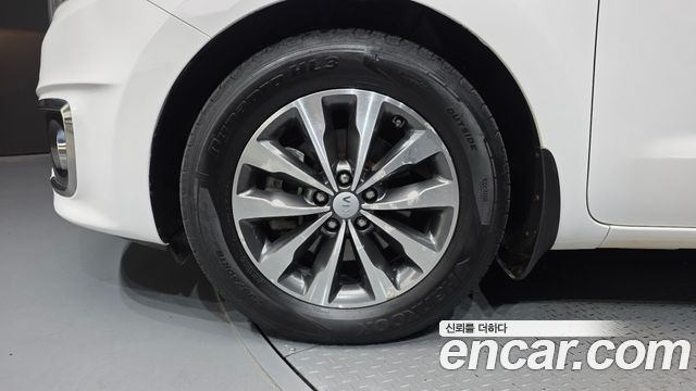 Kia Canival 2018 — photo 5