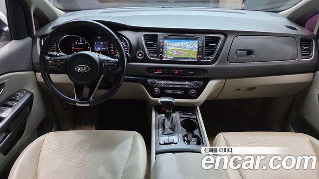 Kia Canival 2018 — photo 7