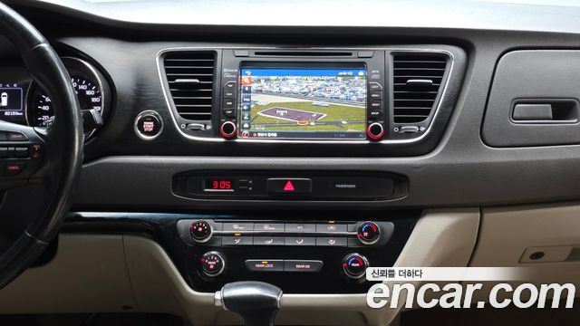 Kia Canival 2018 — photo 19