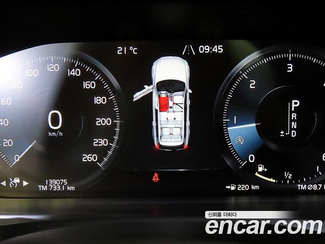Volvo XC90 2018 — photo 9