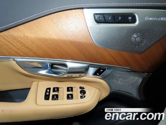 Volvo XC90 2018 — photo 13
