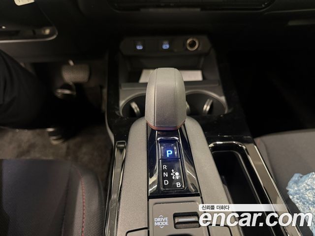 Toyota Prius 2024 — photo 9
