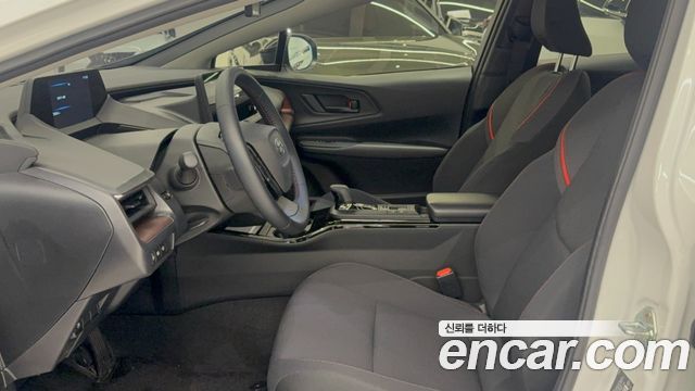 Toyota Prius 2024 — photo 11