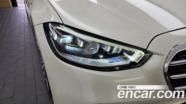 Mercedes-Benz S-Class 2022 — photo 8