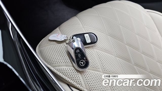 Mercedes-Benz S-Class 2022 — photo 32
