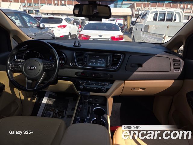 Kia Canival 2019 — photo 6