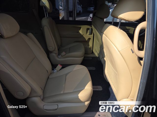 Kia Canival 2019 — photo 8