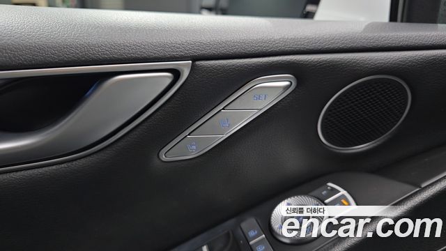 Genesis G80 2022 — photo 24