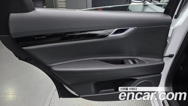 Genesis G80 2022 — photo 15