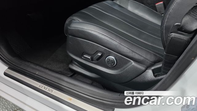 Genesis G80 2022 — photo 32