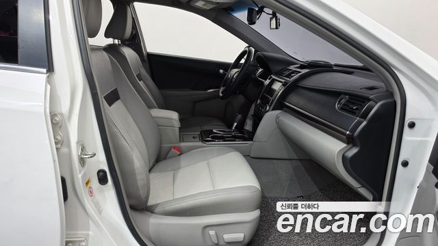 Toyota Camry 2013 — photo 11