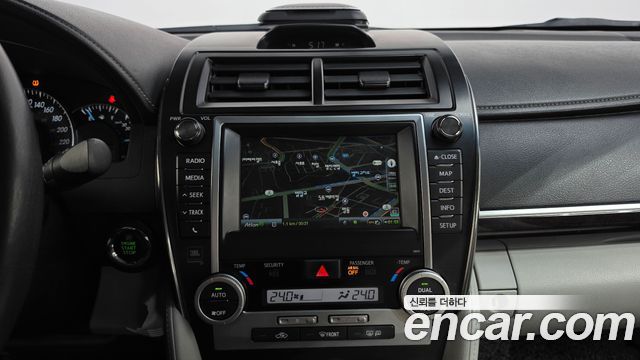 Toyota Camry 2013 — photo 14