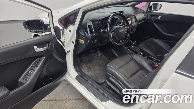 Kia K3 2016 — photo 10