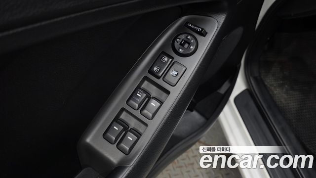 Kia K3 2016 — photo 12