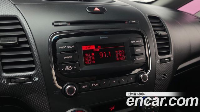 Kia K3 2016 — photo 17