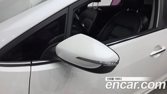Kia K3 2016 — photo 19
