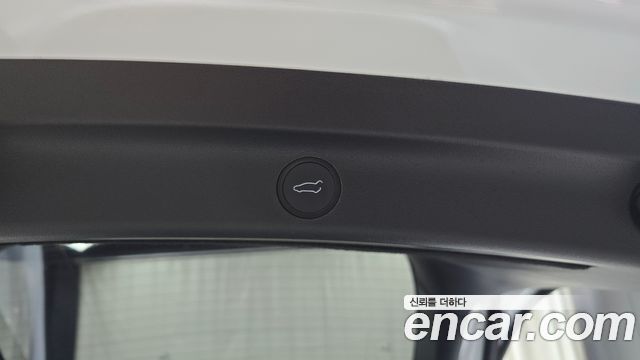 Tesla Model Y 2024 — photo 29