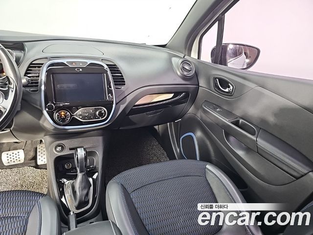 Renault Korea QM3 2017 — photo 10