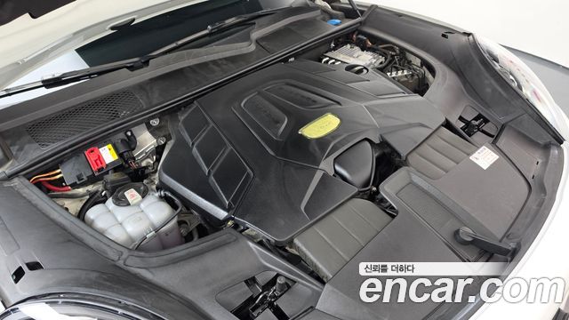 Porsche Cayenne 2022 — photo 6
